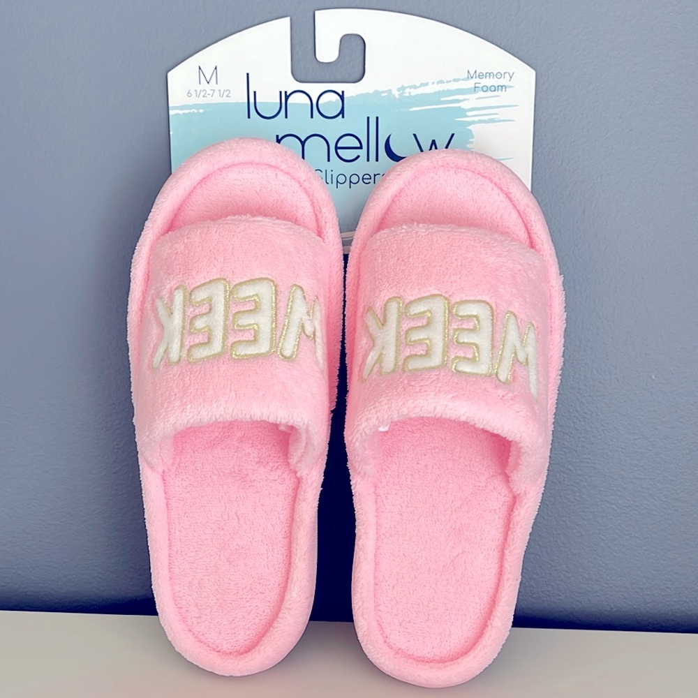 Luna Mellow Memory Foam Slipers 🌙 size M 6.5-7.5, NWT